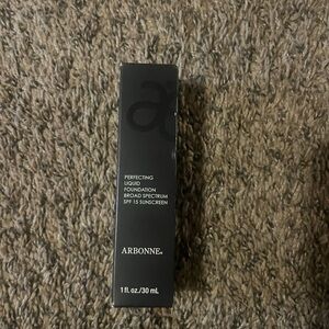 Arbonne Perfecting Liquid Foundation - Black Packaging